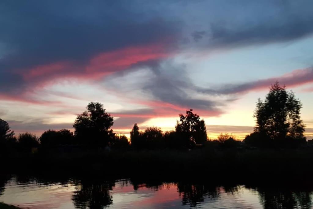 Out Of Amsterdam, River Apartment Close To City Broek in Waterland Exterior foto